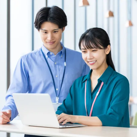 企業担当者と受講生の面談の様子
